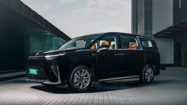 Jos Alukkas MD Varghese Jose Buys New MG M9 Electric Luxury MPV