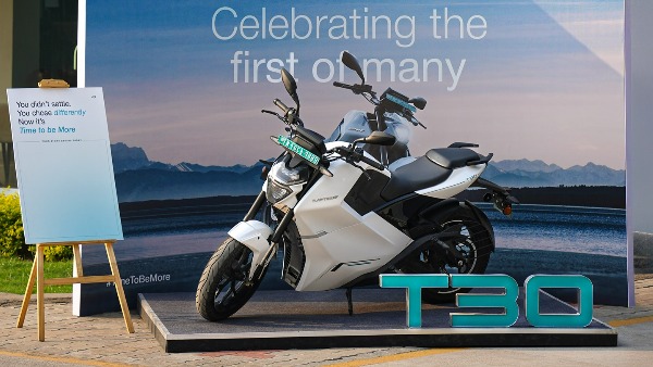 Raptee HV T30 Electric Motorcycle Deliveries Started Raptee HV T30 Electric Motorcycle Deliveries Started