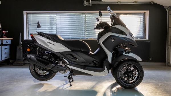 yamaha tricity 300 side