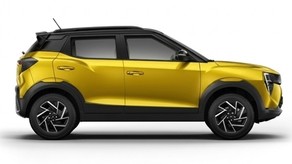 mahindra xuv 3xo side