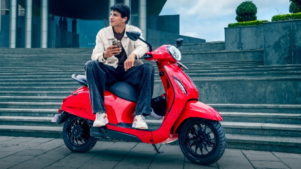 Bajaj Chetak Electric Scooter Achieved 7 Lakh Sales Milestone