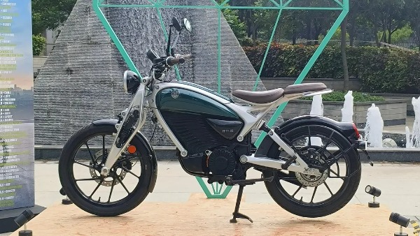 Royal Enfield Flying Flea C6 Electric Motorcycle Delivery Starts In India Royal Enfield Flying Flea C6 Electric Motorcycle Delivery Starts In India