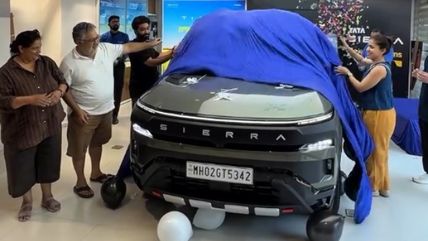 Bollywood Actor Manoj Pahwa Bought New Tata Sierra SUV Bollywood Actor Manoj Pahwa Bought New Tata Sierra SUV