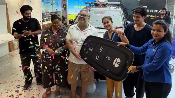 Bollywood Actor Manoj Pahwa Bought New Tata Sierra SUV Bollywood Actor Manoj Pahwa Bought New Tata Sierra SUV