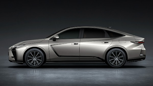 Lexus ES 350h Hybrid Sedan Launched