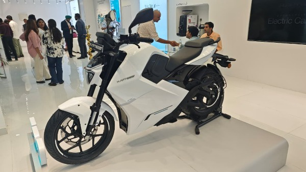 Raptee HV Opened New Experience Centre In Bengaluru For T30 Electric Bike