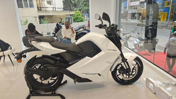 Raptee HV Opened New Experience Centre In Bengaluru For T30 Electric Bike