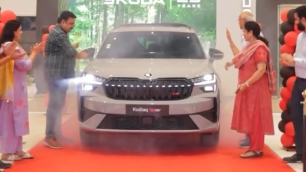 skoda kodiaq rs first delivery skoda kodiaq rs first delivery