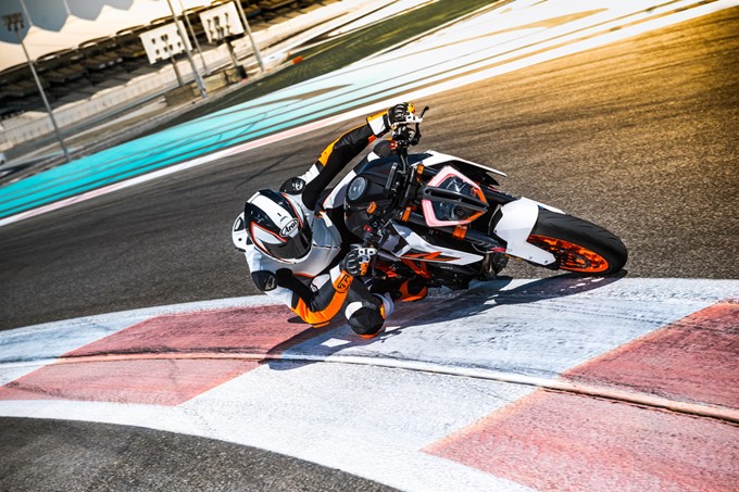 2017 KTM Super Duke 1290 R