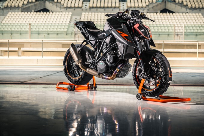 2017 KTM Super Duke 1290 R