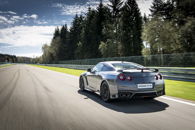 Nissan GT-R