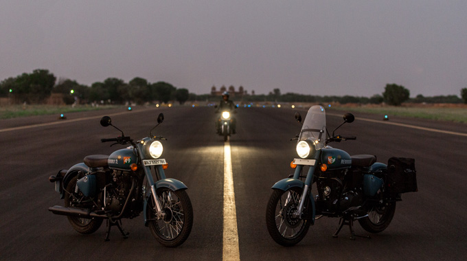 Royal Enfield Classic 350 Signals Edition