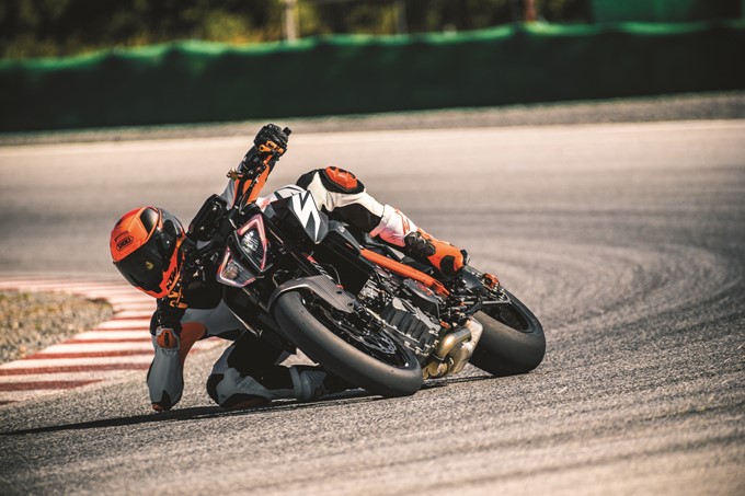 2019 KTM 1290 SUPER DUKE R