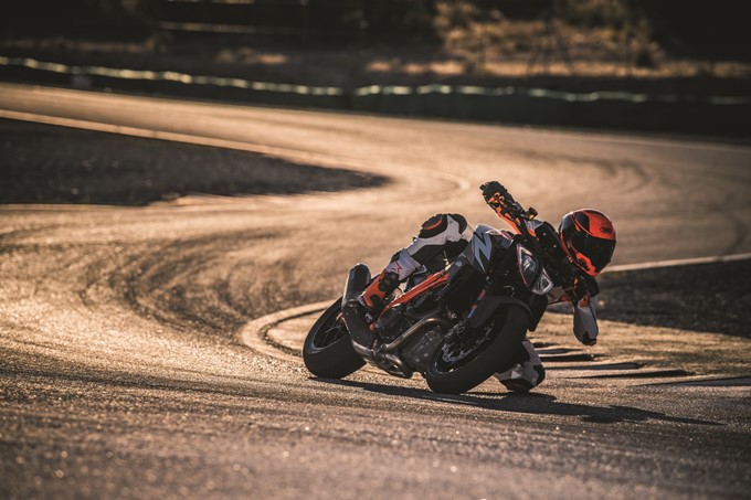 2019 KTM 1290 SUPER DUKE R