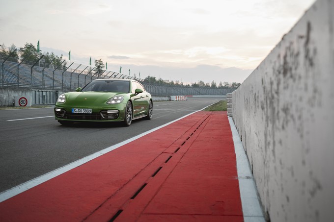 2019 Porsche Panamera GTS Sport Turismo