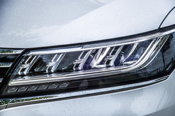 Roewe eRX5