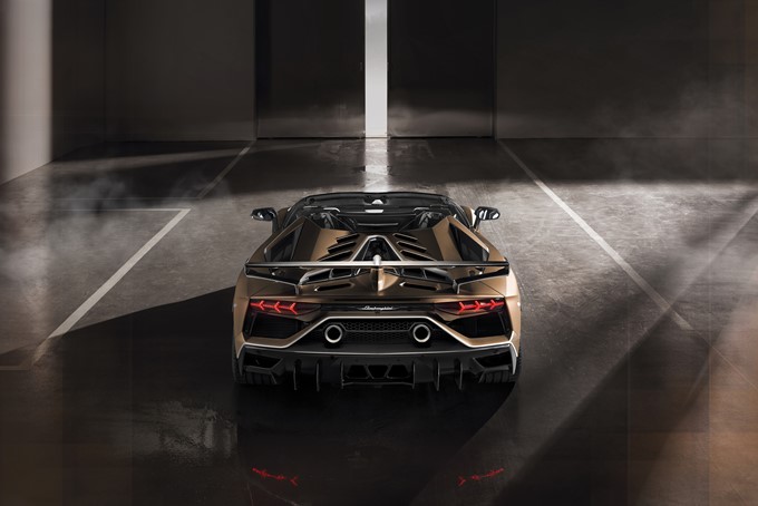 Lamborghini Aventador SVJ Roadster
