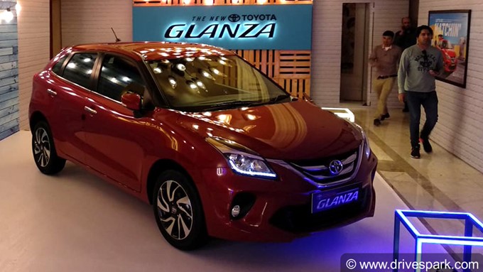 Toyota Glanza Images [HD]: Toyota Glanza Interior & Exterior Photo ...