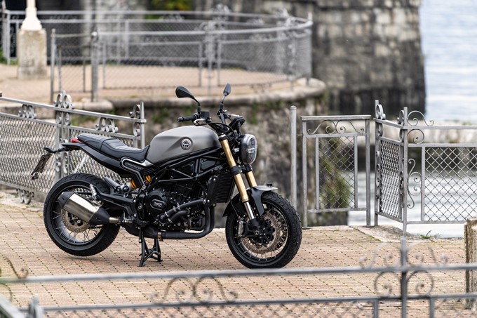 Benelli Leoncino 800