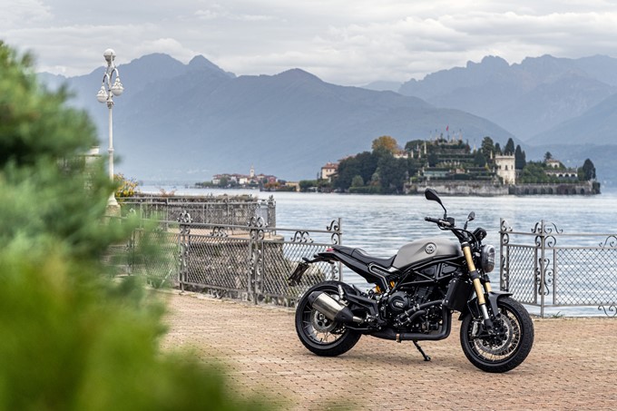 Benelli Leoncino 800