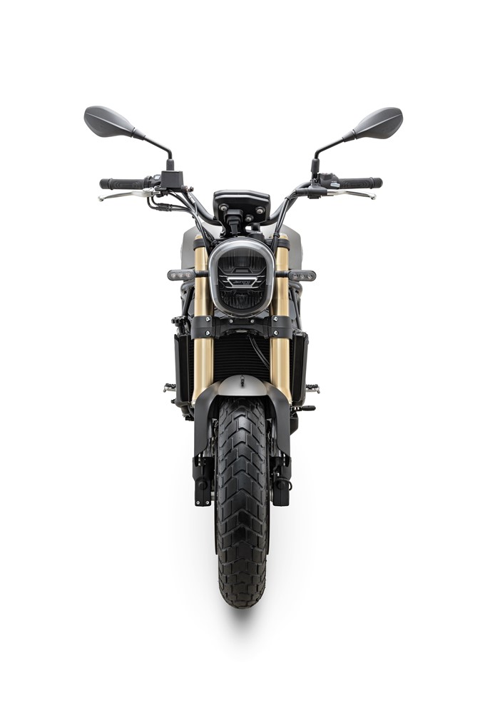 Benelli Leoncino 800