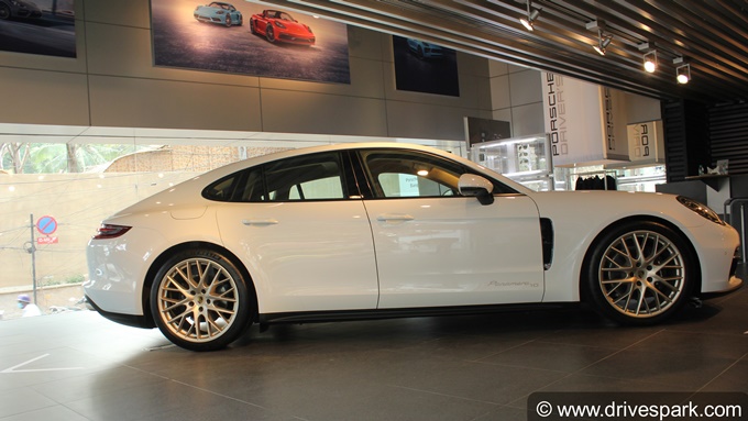 Porsche Panamera 4 10-Year Edition