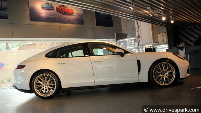 Porsche Panamera 4 10-Year Edition