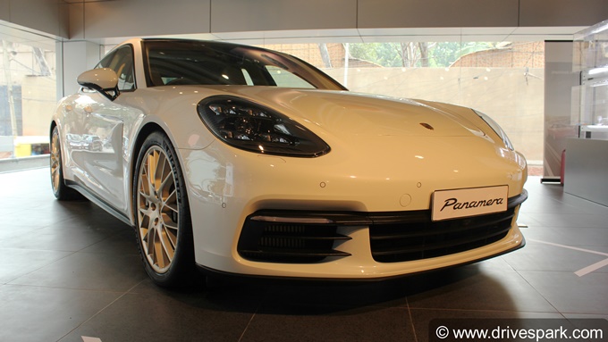 Porsche Panamera 4 10-Year Edition