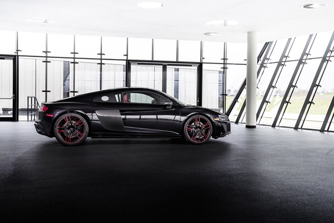 2021 Audi R8 RWD Panther Edition