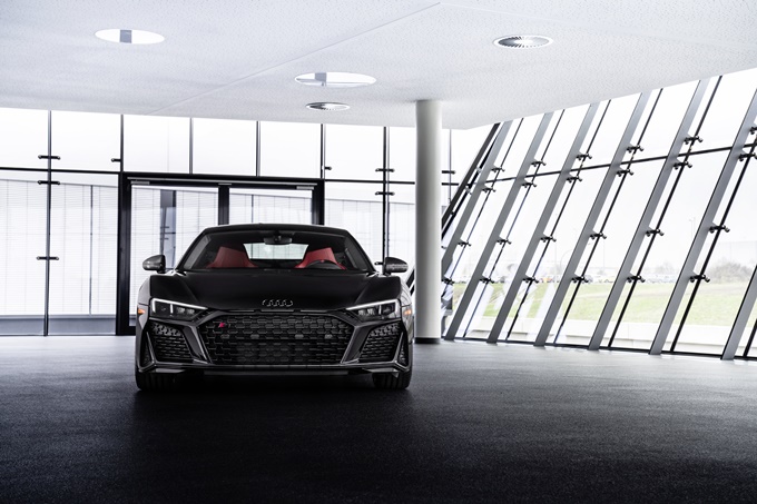 2021 Audi R8 RWD Panther Edition