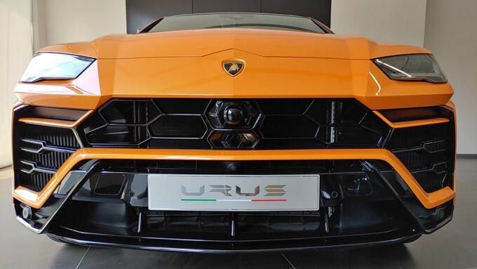 Lamborghini Urus Pearl Capsule