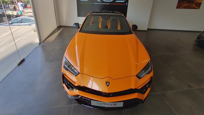 Lamborghini Urus Pearl Capsule