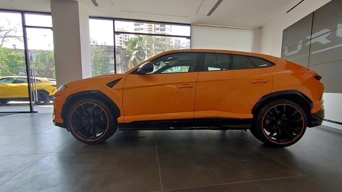Lamborghini Urus Pearl Capsule