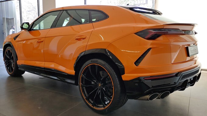 Lamborghini Urus Pearl Capsule