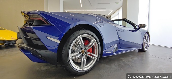 Lamborghini Huracan Evo RWD Spyder