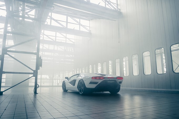 Lamborghini Countach LPI 800-4