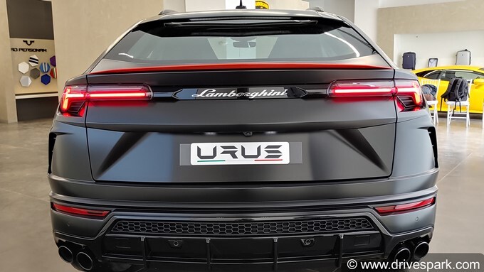 Lamborghini Urus Graphite Capsule