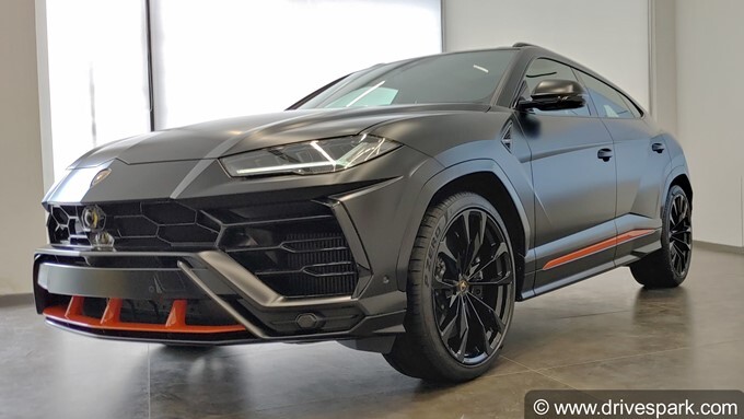 Lamborghini Urus Graphite Capsule