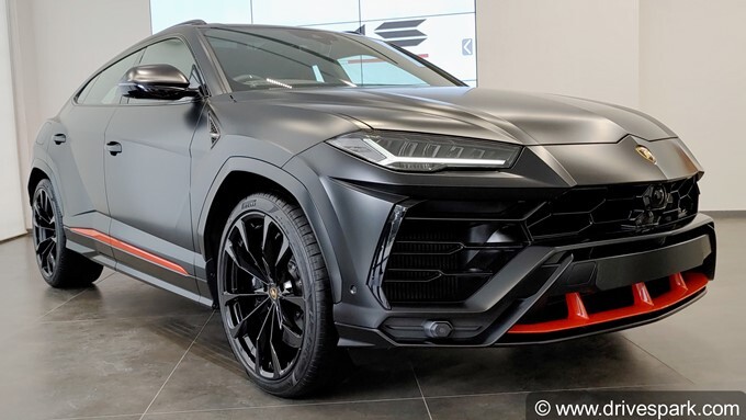 Lamborghini Urus Graphite Capsule