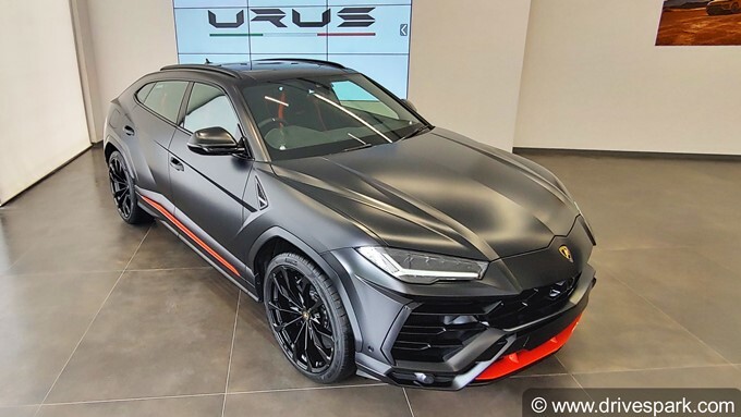 Lamborghini Urus Graphite Capsule