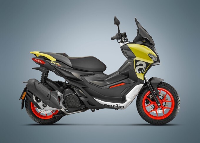 2022 Aprilia SR GT