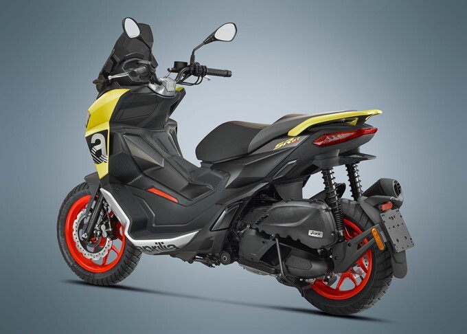 2022 Aprilia SR GT