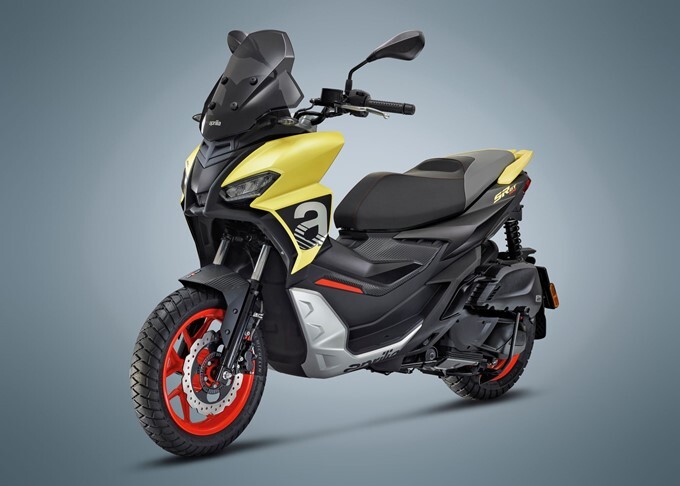 2022 Aprilia SR GT