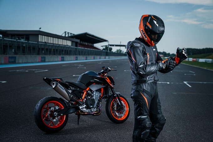 2022 KTM 890 Duke R