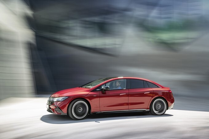 Mercedes-AMG EQE 43