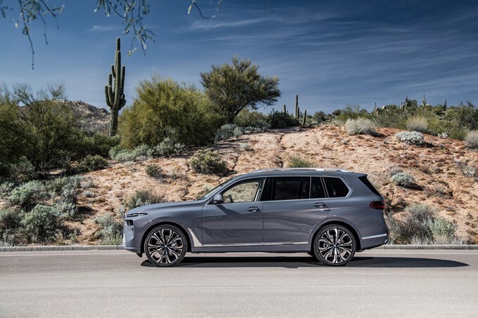 2023 BMW X7