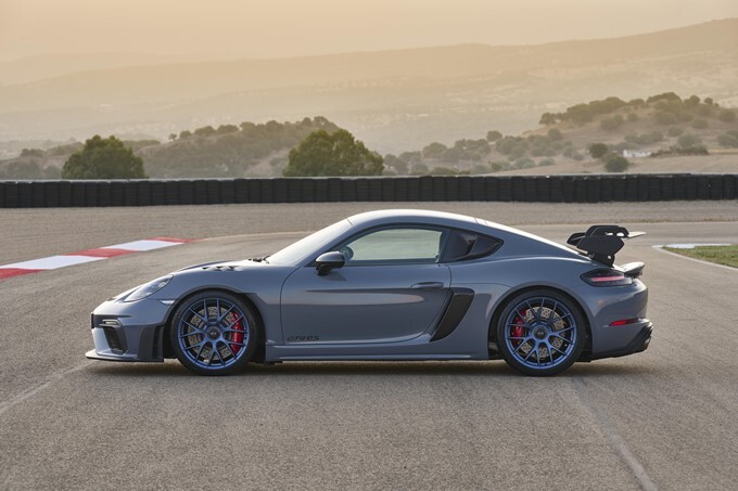 Porsche 718 Cayman GT4 RS