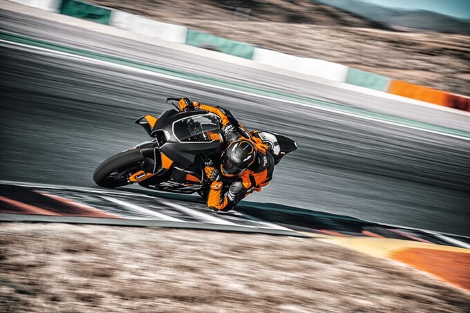 2023 KTM RC 8C