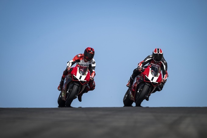 Ducati Panigale V4 R