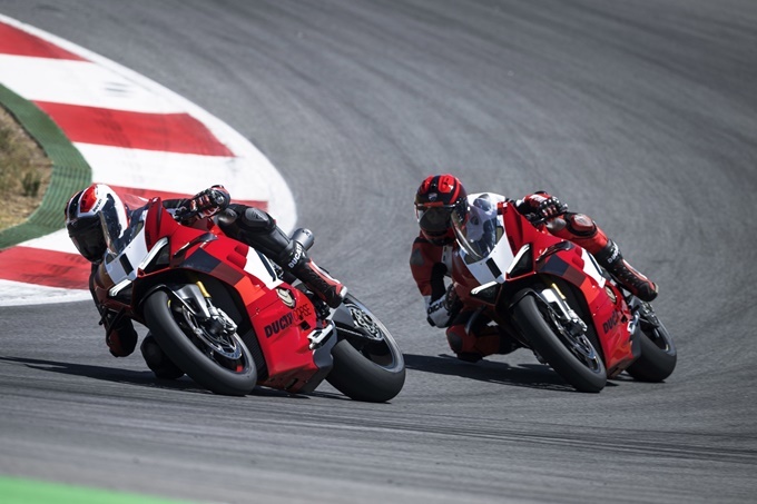 Ducati Panigale V4 R
